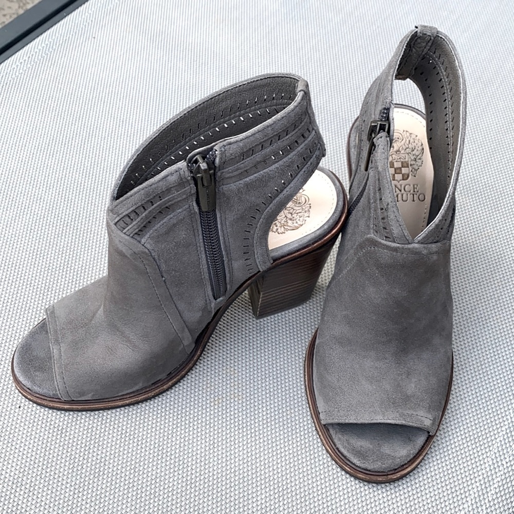 Vince Camuto Koral Gray Suede Peep Toe Bootie, Size 6